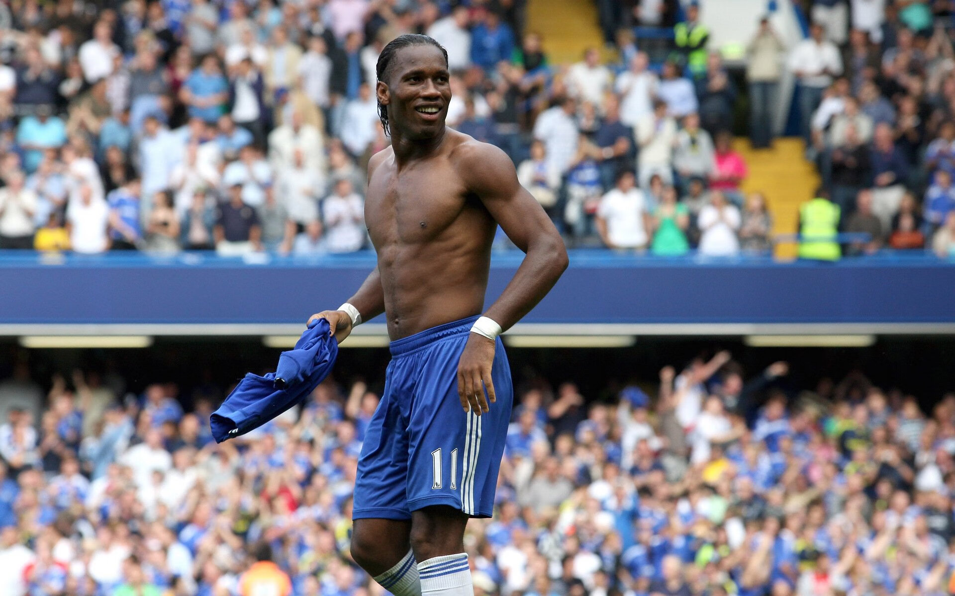 “腰旗美式橄榄球:新兴运动掀起激烈对决”